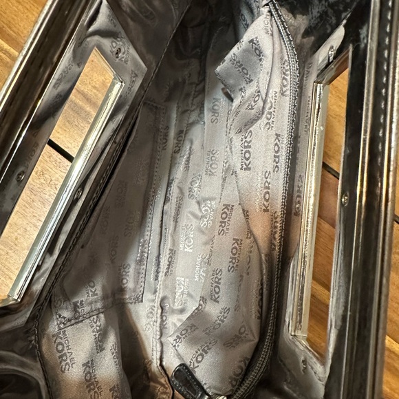 Michael Kors Berkeley Signature Mirror Logo Clutch Bag - Picture 4 of 5